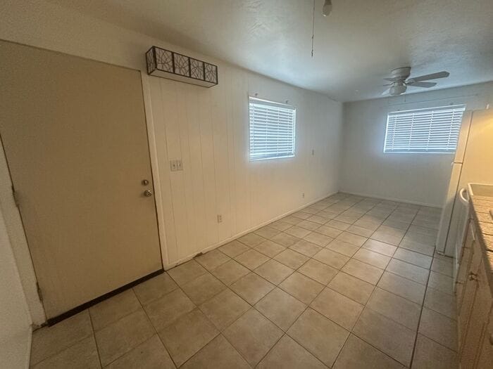 Building Photo - 1425 N 85th Pl
