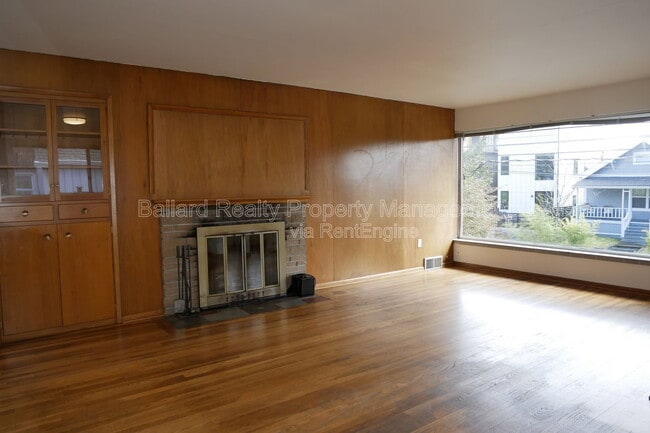 Building Photo - 708 N 80th St