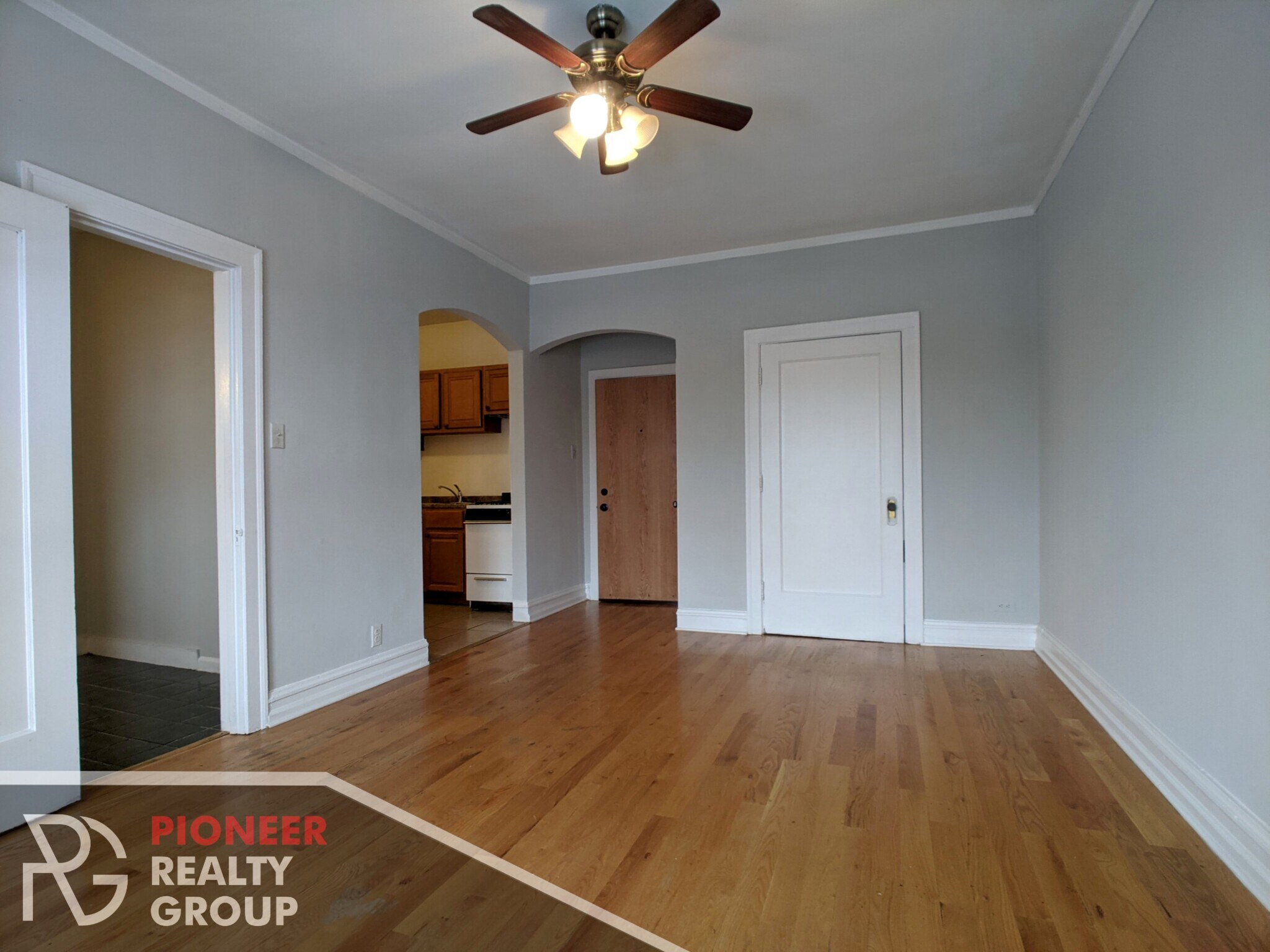 Building Photo - 4857 N Damen Ave