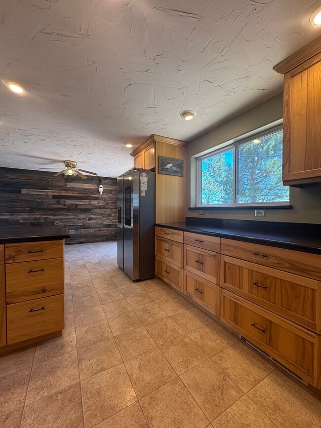 Building Photo - Idyllic 3bd, 2ba Retreat with Loft on 2+ A...