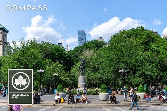 Building Photo - 205 2nd Ave