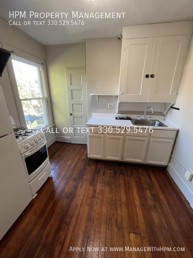 Building Photo - Cozy 1 bedroom 1 bathroom.  Move in specia...