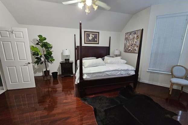Building Photo - 215 Lairds Dr