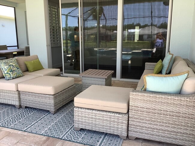 Building Photo - 424 Tropics Ave