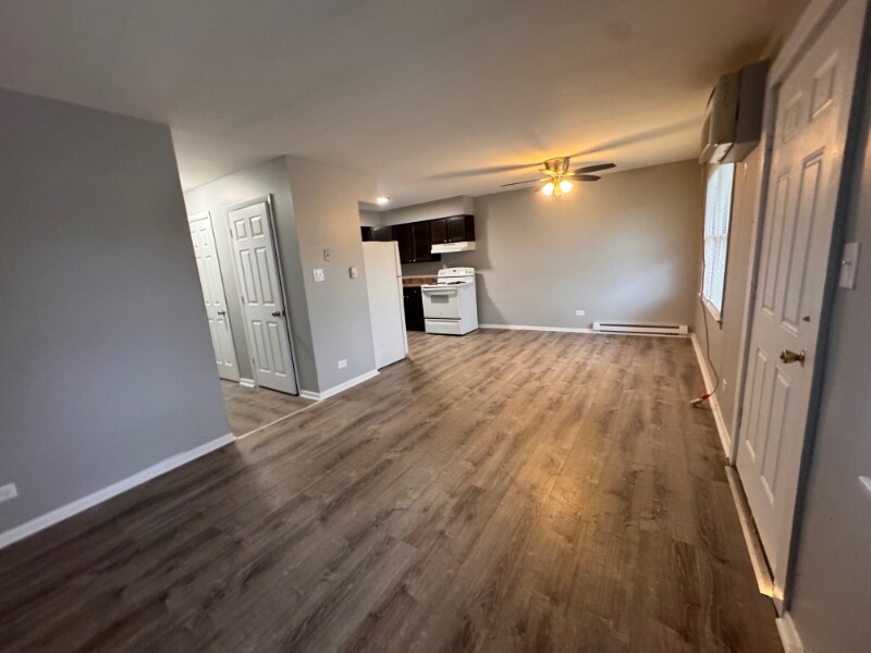 Building Photo - 474 W 14th Pl