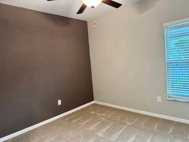 Building Photo - 5505 Olano St