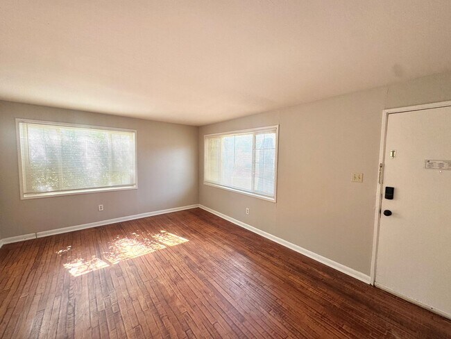 Building Photo - 464-464 Glen View Ct