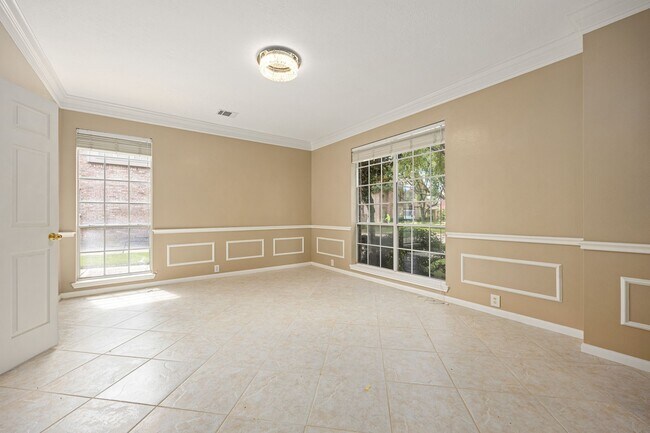 Building Photo - 1919 Valleria Ct