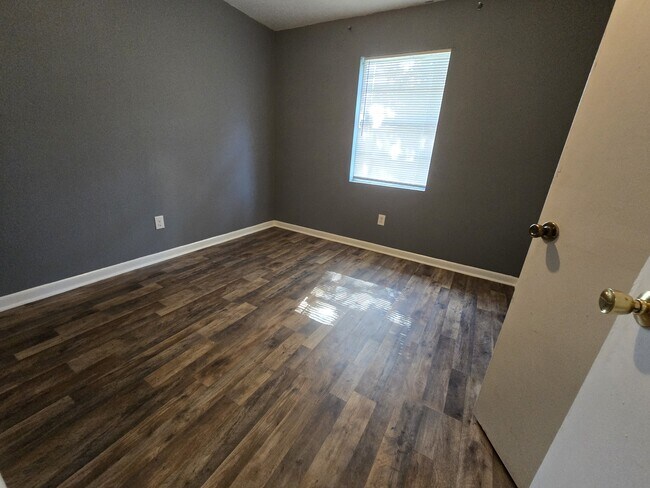 Building Photo - 408 S Orange Edwards Blvd