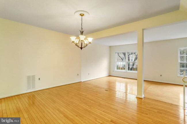 Building Photo - 8003 Bethelen Woods Ln