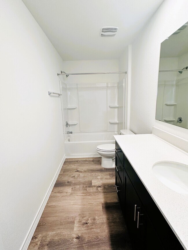 Building Photo - 612 Rustic Grv