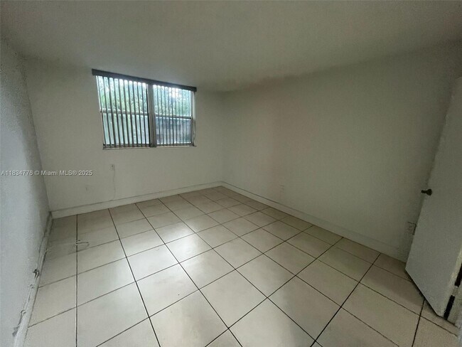 Building Photo - 1805 Sans Souci Blvd