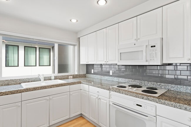 Building Photo - 601 W Mercer Pl