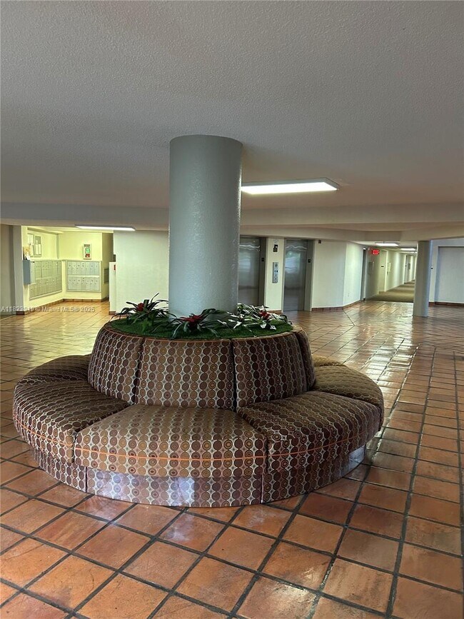 Building Photo - 5900 SW 127th Ave