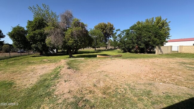 Building Photo - 4422 W Greenway Rd