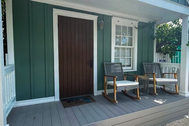 Building Photo - 1011 Howe St