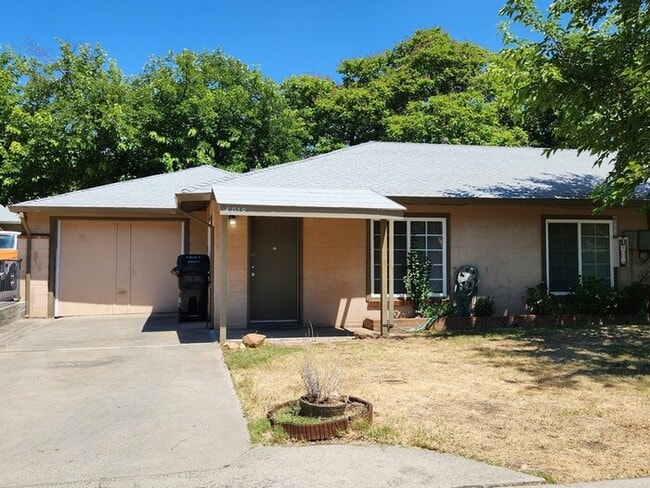 Primary Photo - Charming 2-bedroom 1-bathroom duplex in Ca...