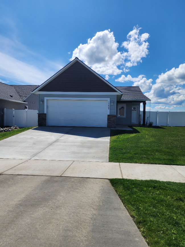 Primary Photo - Brand new construction in Rathdrum!