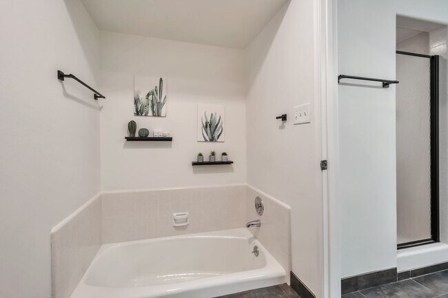 Building Photo - TEMPE GOLF COURSE HOME in SHALIMAR NEIGHBO...