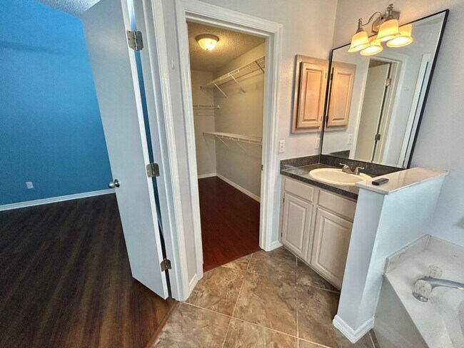 Building Photo - Amazing Dream Home with Water View and Pri...