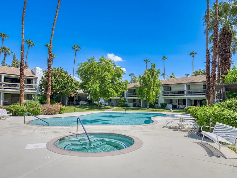 Building Photo - 5300 E Waverly Dr