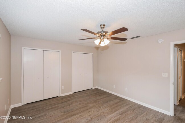 Building Photo - 5123 Somerton Ct