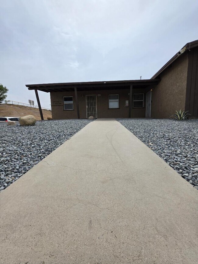 Building Photo - 600 W Buena Vista St