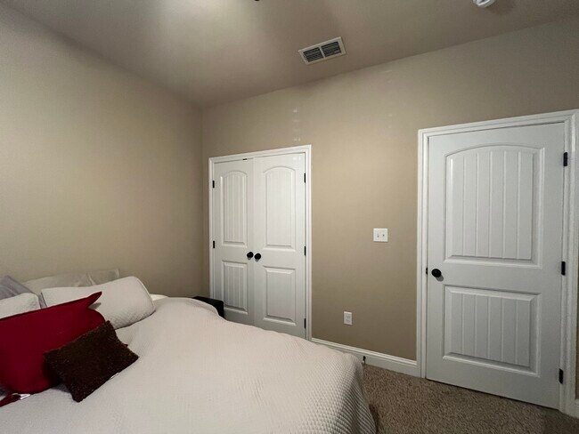 Building Photo - 7509 Olive Grove Ave