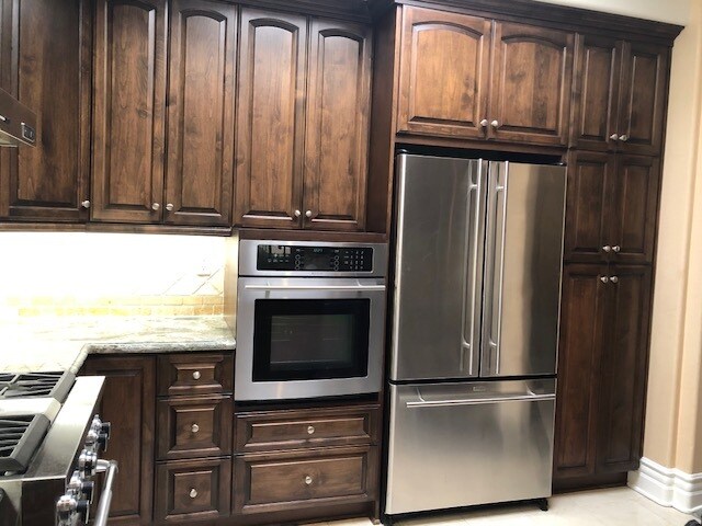 Building Photo - 11582 Moorpark St