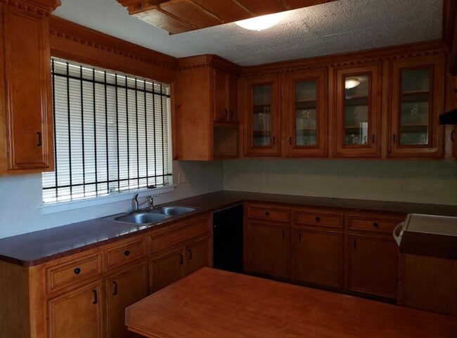 Building Photo - 2426 Spring Dusk Dr