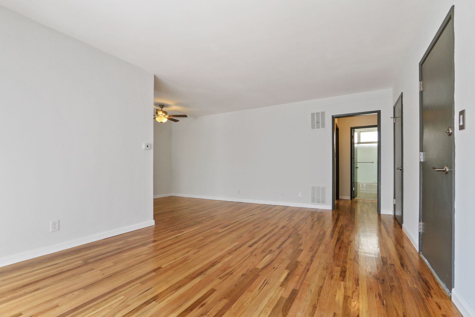 Building Photo - 917 5th St