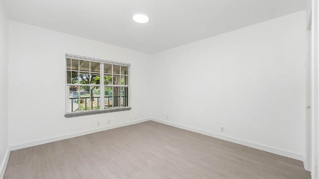 Building Photo - 1135 Ceralvo St