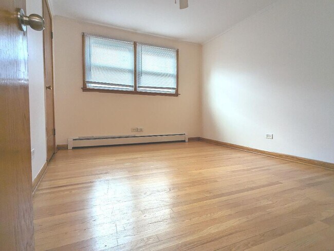Building Photo - 6134 W 79th St