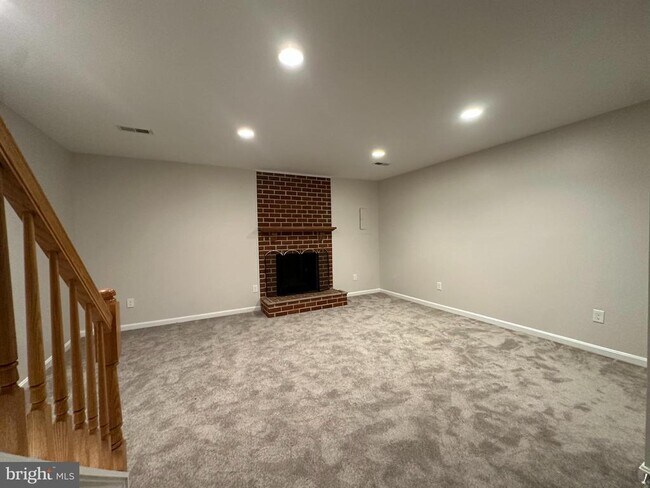 Building Photo - 2120 N Tazewell Ct