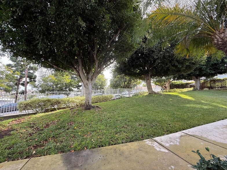 Building Photo - 26145 Frampton Ave