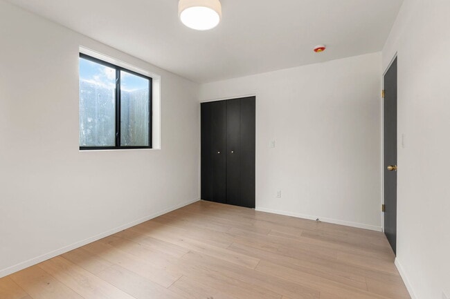 Building Photo - 1425 NW 122nd Ave