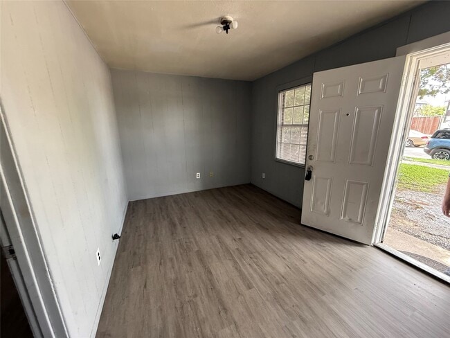 Building Photo - 6603 Avenue T