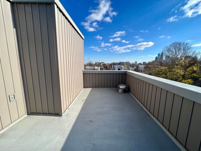 Building Photo - 623 N 36th St