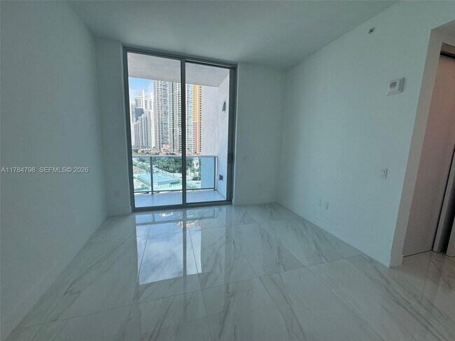 Building Photo - 17550 Collins Ave