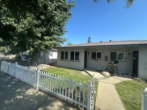 Building Photo - 251 W 9th St