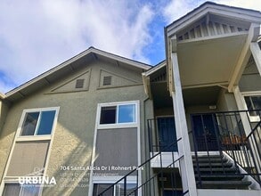 Building Photo - Stylish Upstairs 2 Bedroom Condo Near SMART Train and Shopping