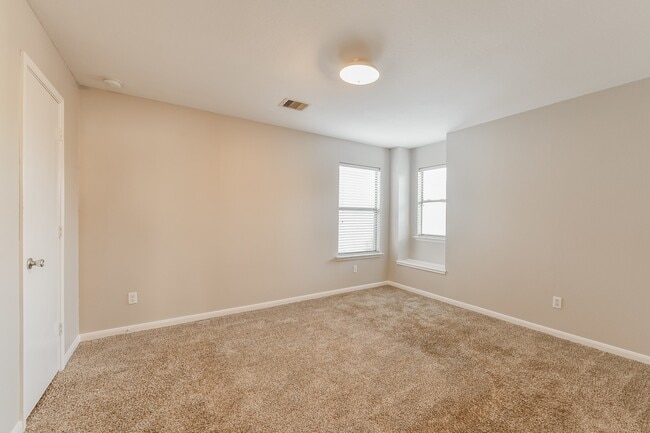 Building Photo - 21610 Rain Leaf Ct