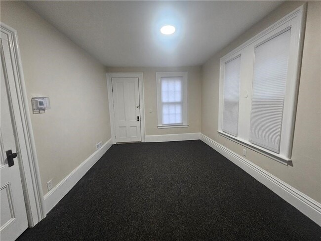 Building Photo - 44 Park Ave