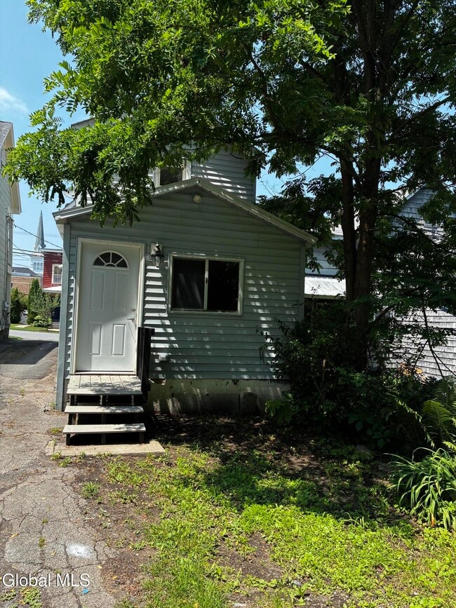 Building Photo - 44 S Perry St