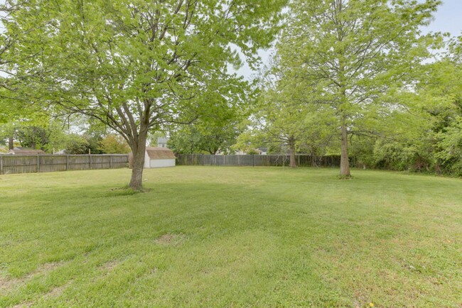 Building Photo - 1121 Nipigon Ct