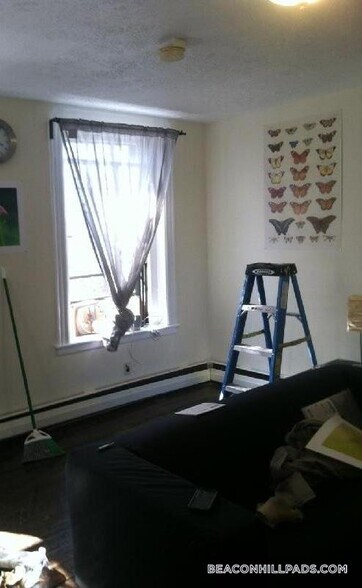 Building Photo - 41 Anderson St