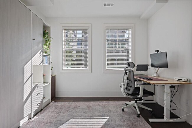 Building Photo - 1332 Booth Ave NW