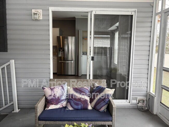 Building Photo - 712 Choo Choo Ln