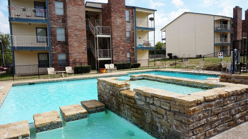 Easton Parc 1600 LaSalle Dr Sherman TX 75090 Apartment Finder
