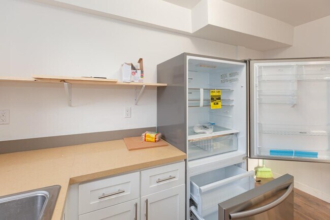 Building Photo - 331 Courtland Dr